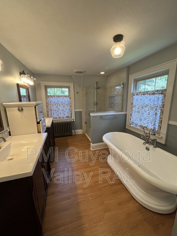 Building Photo - 358 Merriman Rd