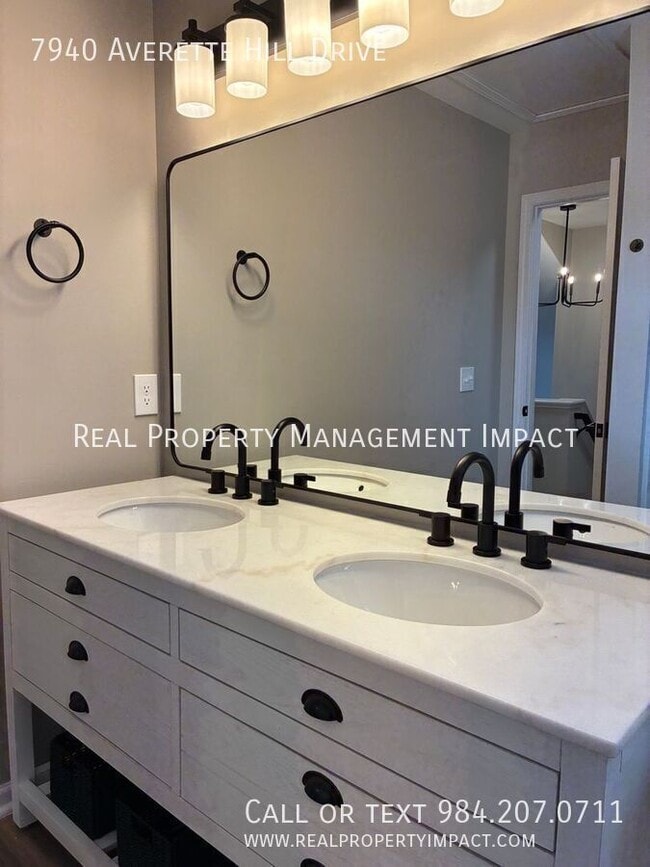 Building Photo - 7940 Averette Hill Dr