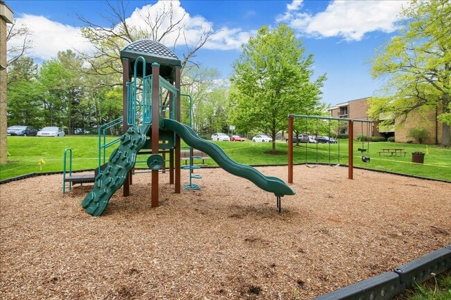 Building Photo - 9907 Blundon Dr