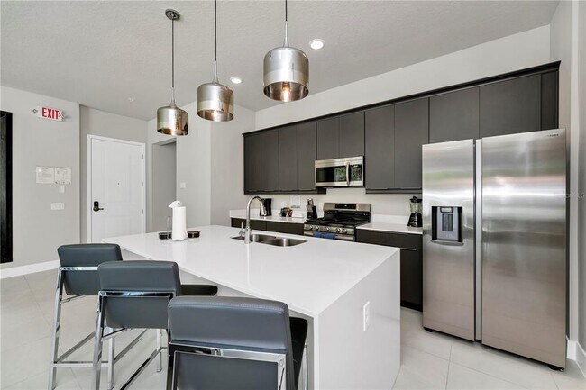 Building Photo - 7740 Sandy Ridge Dr