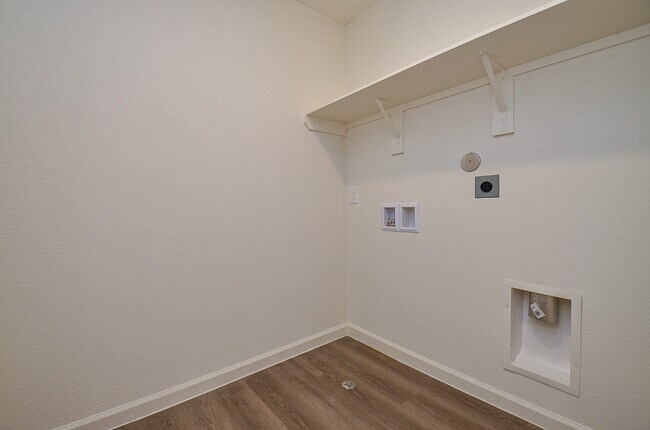 Building Photo - 27314 Clear Breeze Dr