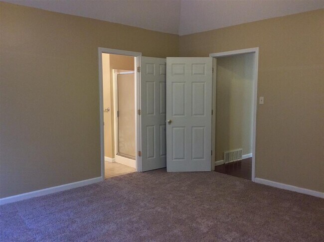 Building Photo - 3BD/2BA Home in Bartlett. Pets Welcome!