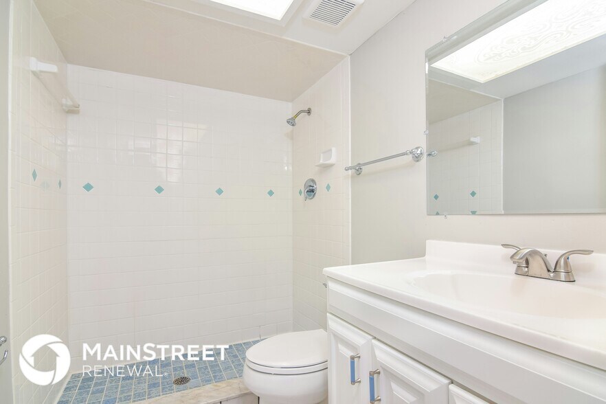 Building Photo - 8720 Christi Ct