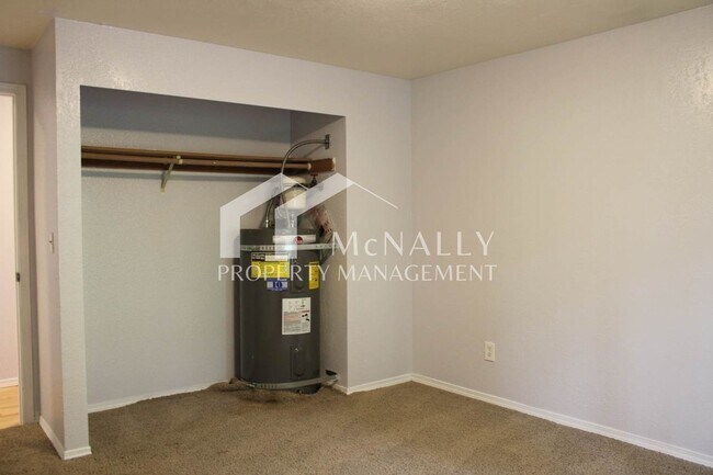 Building Photo - Beautifully Updated 3-Bedroom Rambler with Large Deck