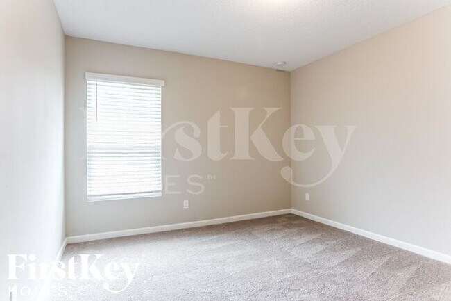 Building Photo - 4502 SW Yamada Dr