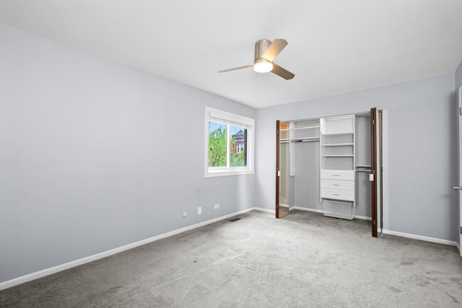 Building Photo - 171 W Goethe St