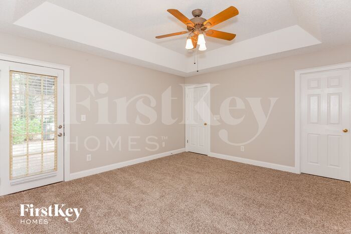 Building Photo - 15824 Robins Way