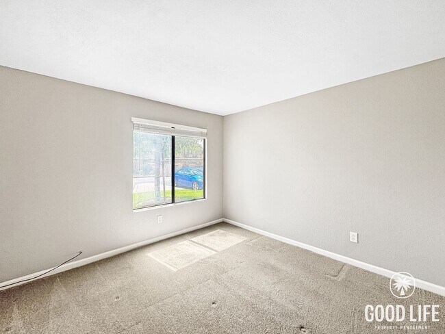 Building Photo - Bright 2BD/2BA Corner Unit Condo in Mira Mesa with Dual En-Suite Baths, Patio & Pool