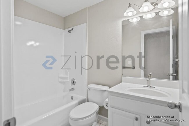 Building Photo - 727 Northrup St