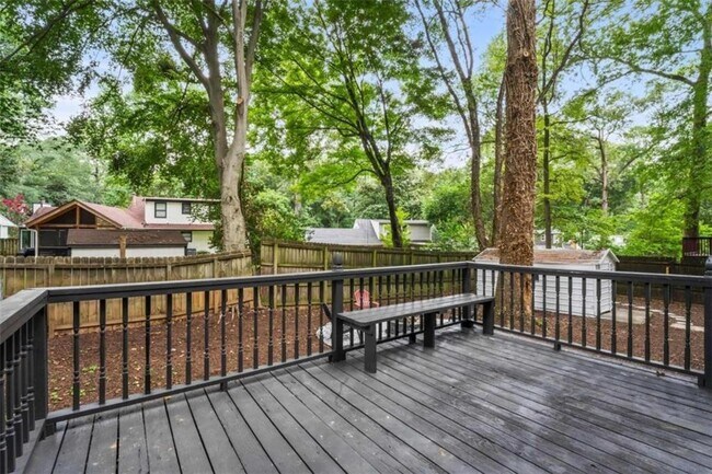 Building Photo - 2735 Defoors Ferry Rd NW