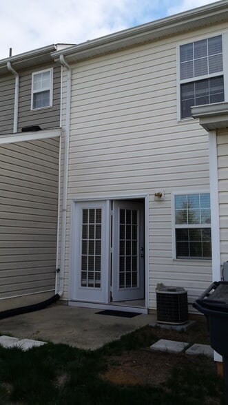 Building Photo - 1024 Oak Blossom Way