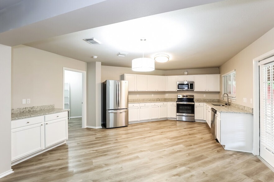 Building Photo - 18814 Redrock Creek