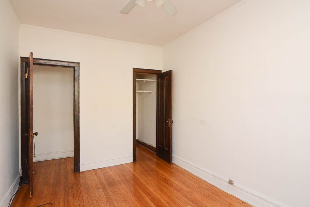 Building Photo - 4826 W Addison St