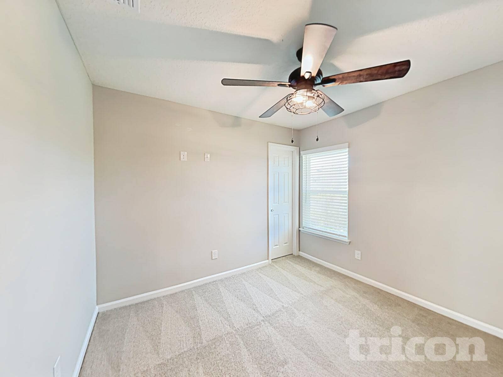 Building Photo - 8096 Hind Wy