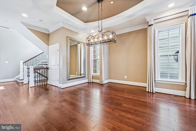 Building Photo - 448 Salk Cir