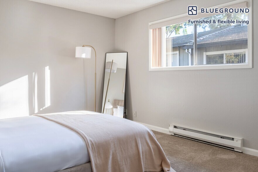 Building Photo - 202 Calvert Dr