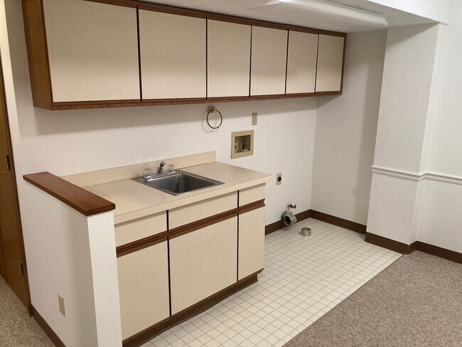 Laundry Room - Juno Place Townhomes