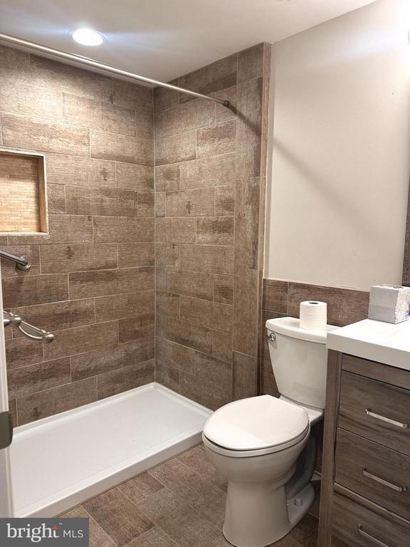 Building Photo - 292 Sassafrass Ct