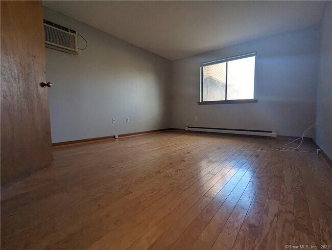 Building Photo - 11 Westgate St