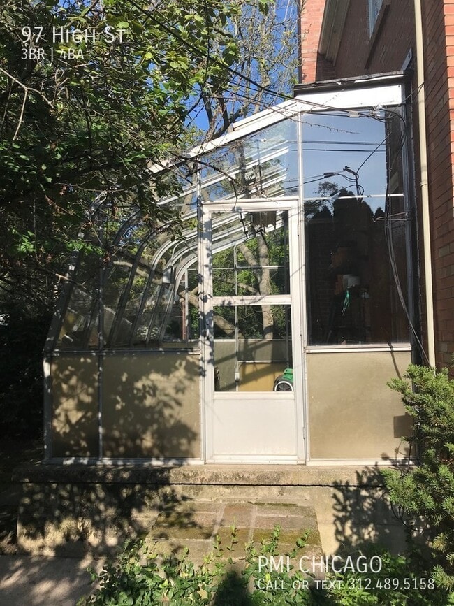 Building Photo - 97 High St