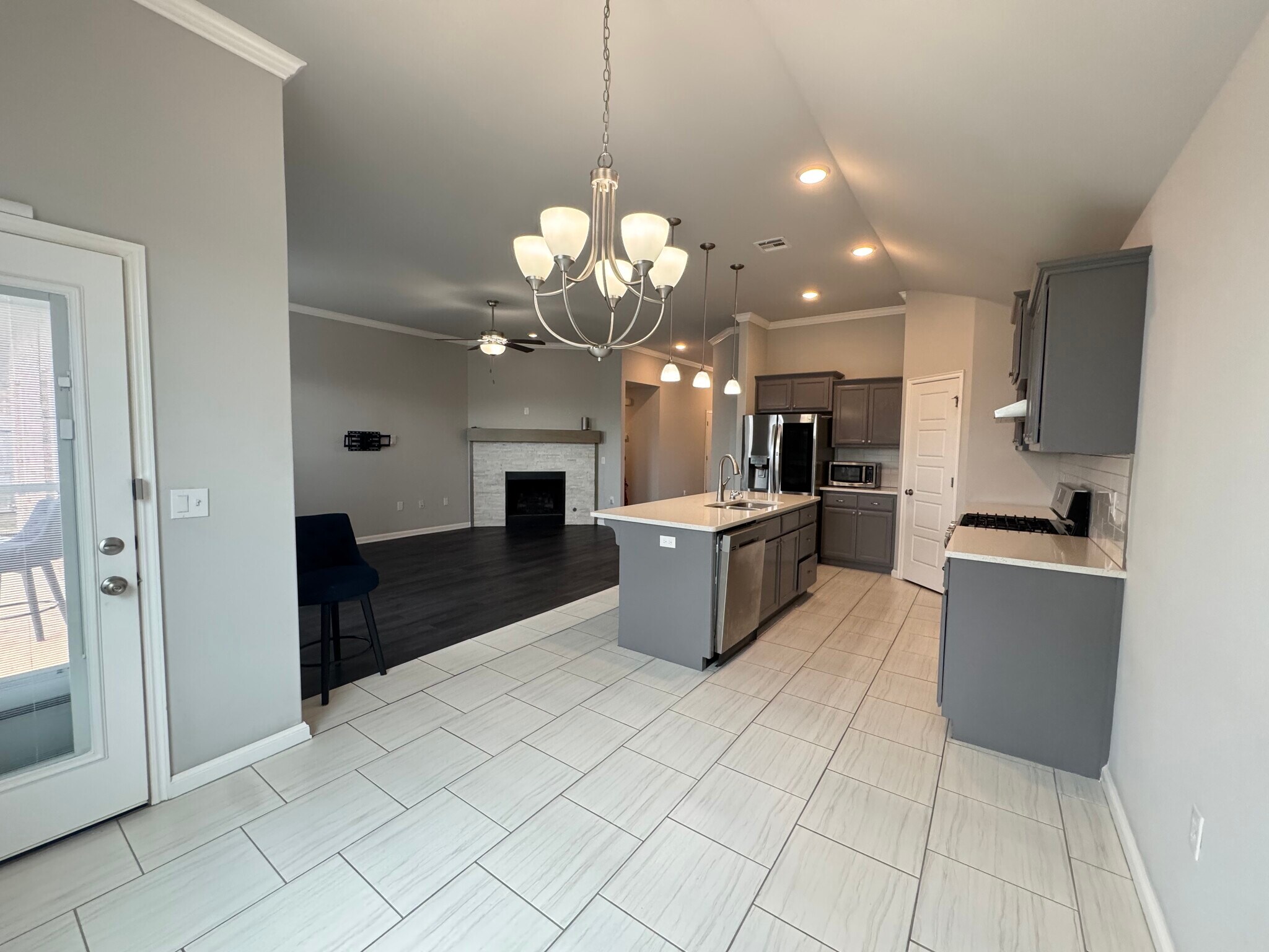 Building Photo - 9104 SW 47th St