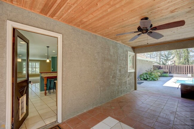 Building Photo - 240 Browns Hill Ct