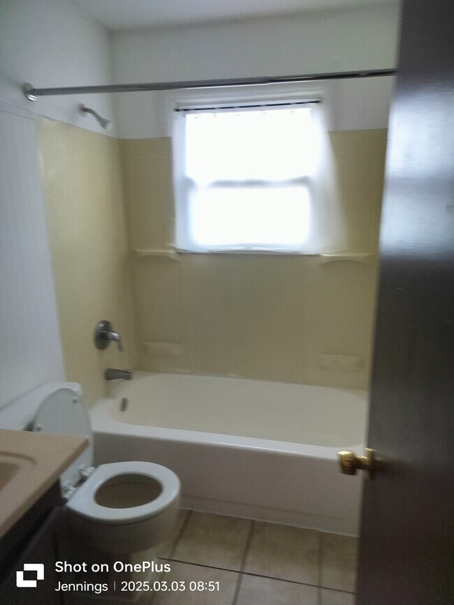 Building Photo - 5640 Sapphire Ave