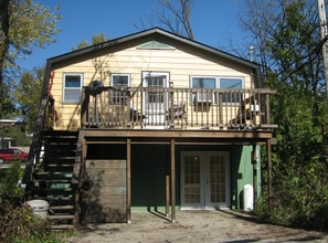 Building Photo - 347 1/2 S Davisson St