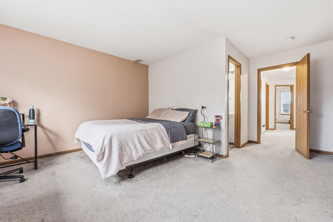 Building Photo - 4462 Quill Ln