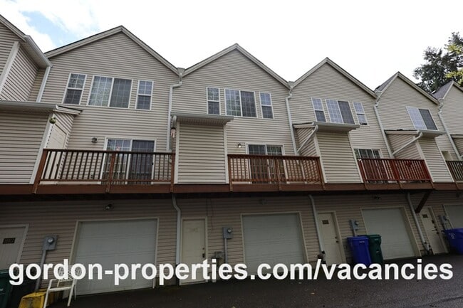 Building Photo - 16913 NE Halsey St