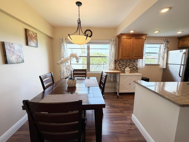 Building Photo - 375 Mansfield I