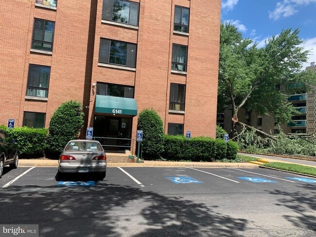 Building Photo - 6141 Leesburg Pike