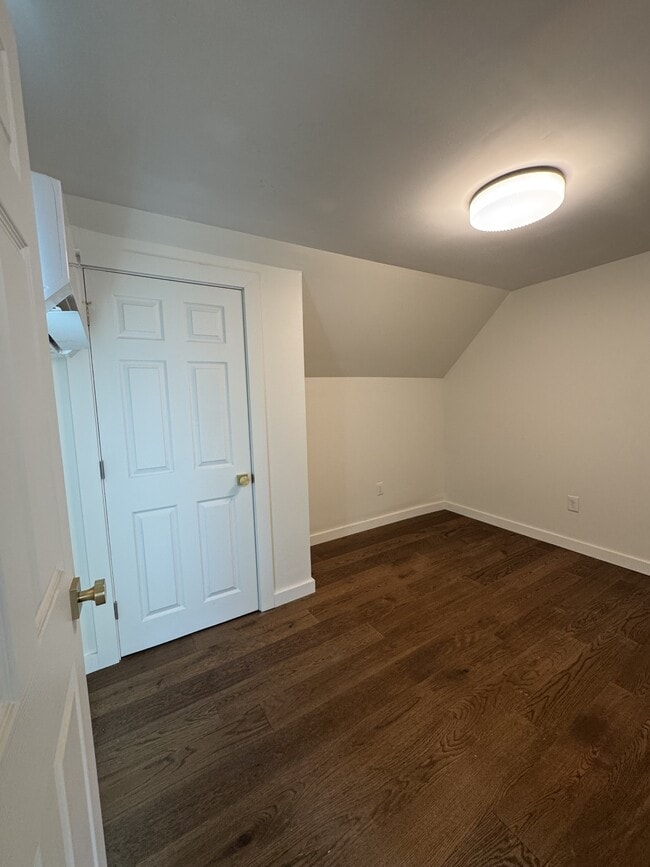 Building Photo - 510 Winfield St