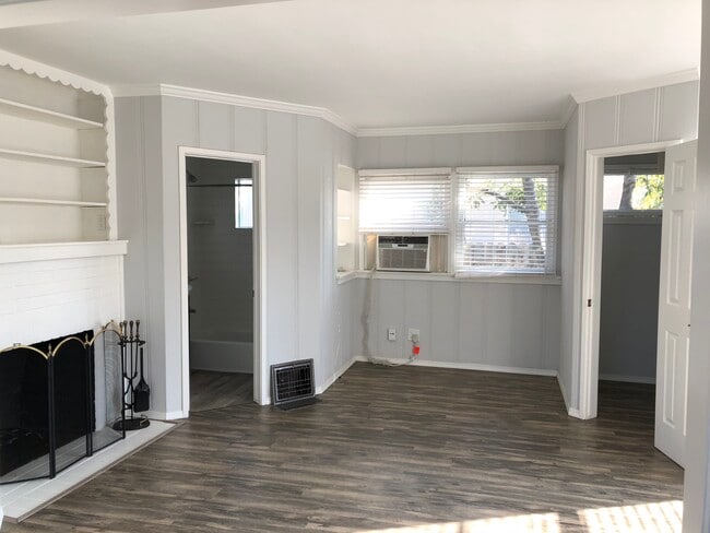 Building Photo - 1815 W Victory Blvd