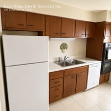 Building Photo - 700 Concord Ln