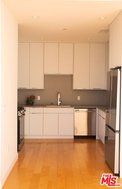 Building Photo - 4826 Franklin Ave