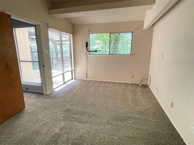 Building Photo - 6614 Hart Ln