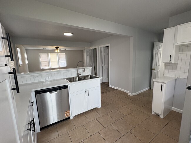 Building Photo - 2021 15th St