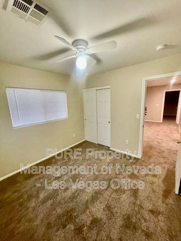 Building Photo - 3528 Laguna Veneta Ave