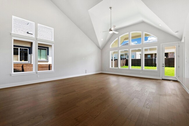 Building Photo - 8208 Bouvreuil Dr
