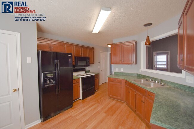 Building Photo - Adorable all brick 3 bedroom home in Smyrna!