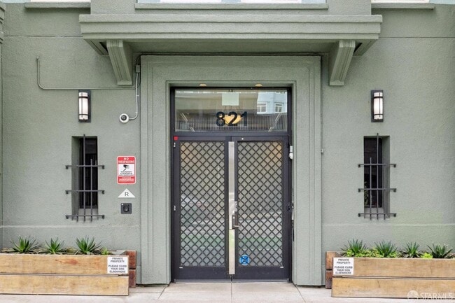 Building Photo - 821 Folsom St