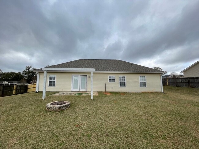 Building Photo - 105 County Rd 740