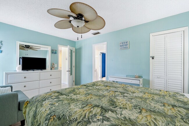 Building Photo - 230 Medallion Blvd