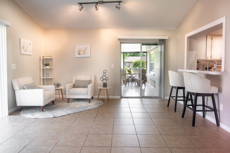 Building Photo - 888 Florida Pky