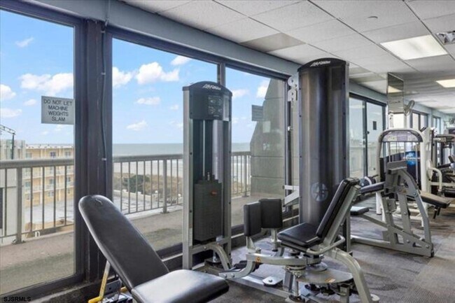 Building Photo - 3101 Boardwalk