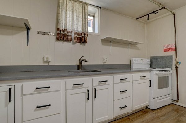 Building Photo - 920 14th St