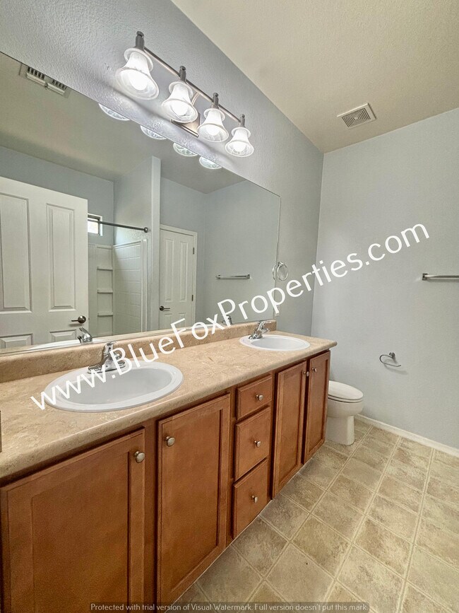 Building Photo - 11930 W Heyburn Dr