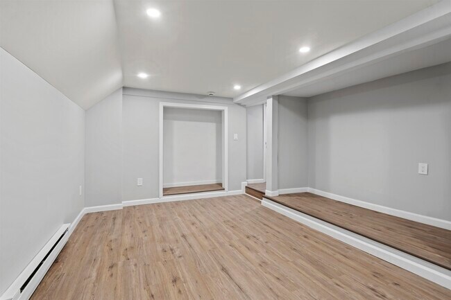 Building Photo - 510 New York Ave