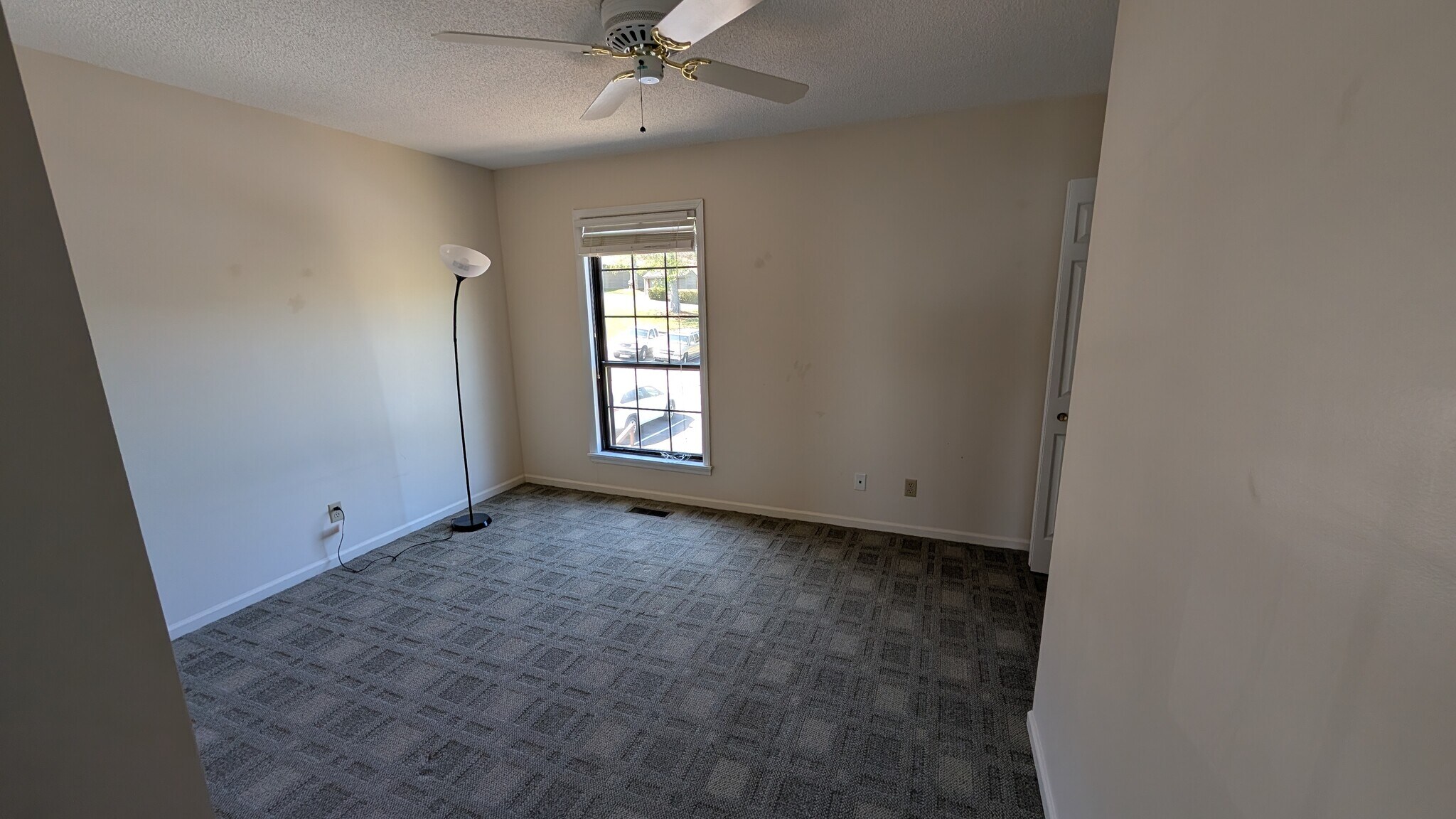 Building Photo - 2881 White Oak Mountain Rd